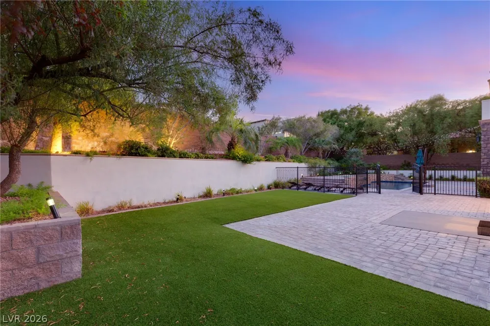25 Pebble Dunes Court Las Vegas, NV 89141