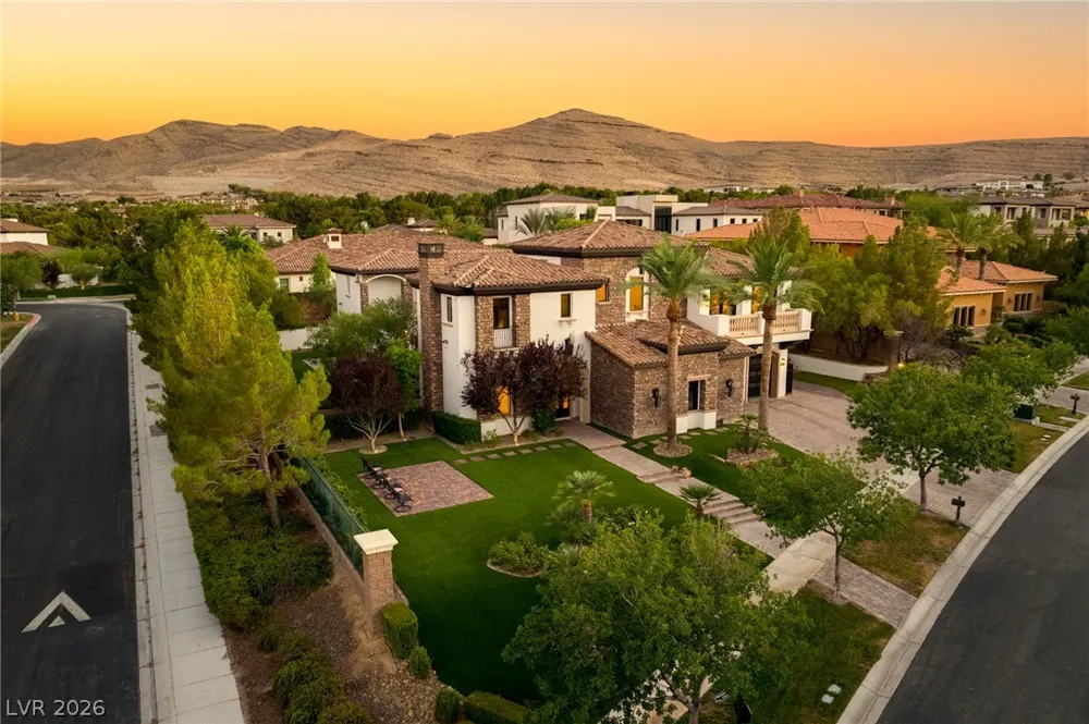 25 Pebble Dunes Court Las Vegas, NV 89141
