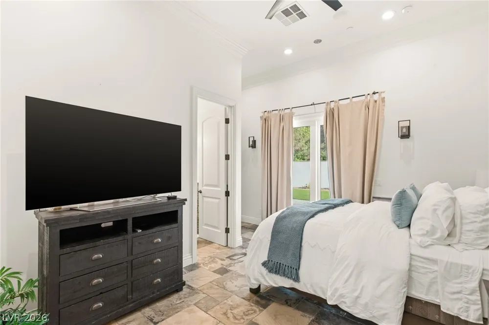 25 Pebble Dunes Court Las Vegas, NV 89141