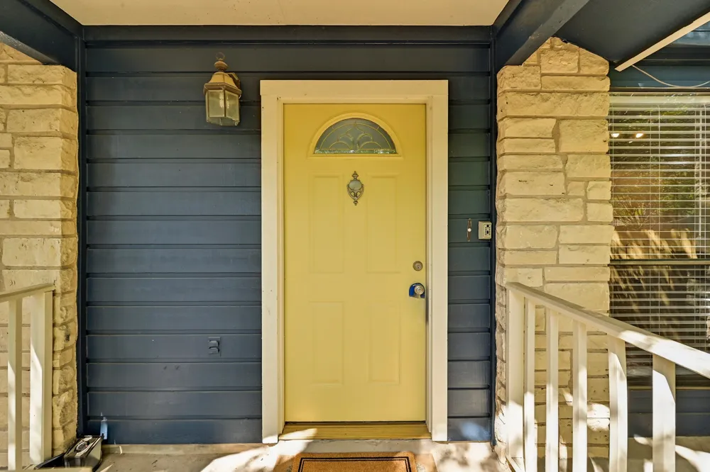 275 Mooring Circle #B Lakeway, TX 78734