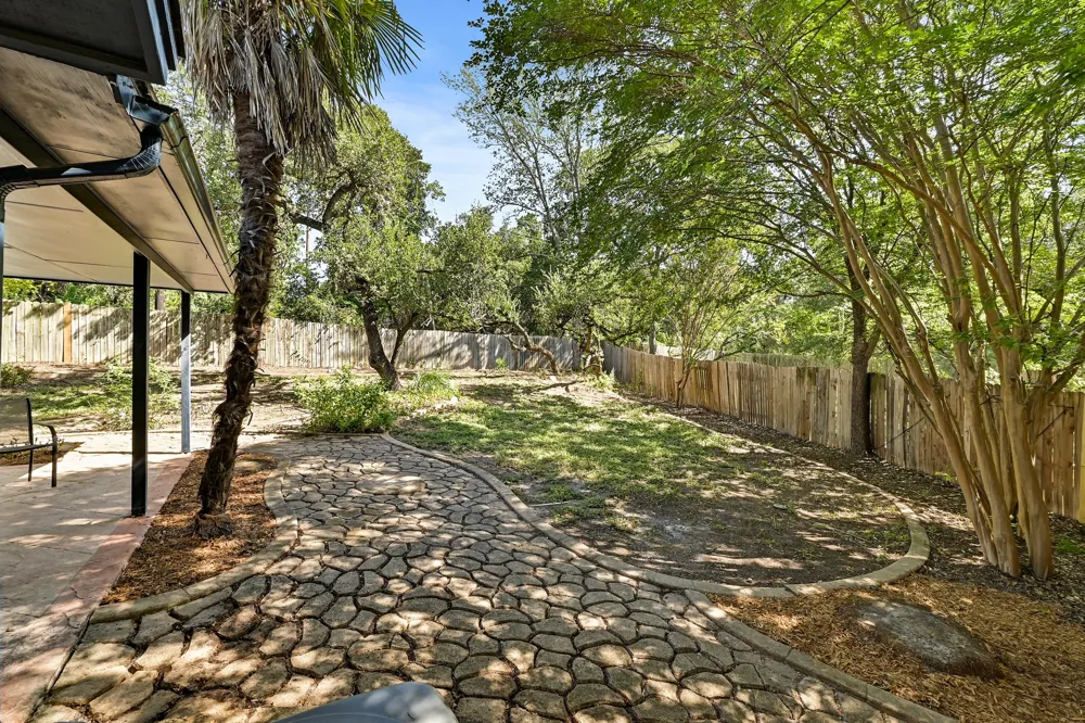 275 Mooring Circle #B Lakeway, TX 78734