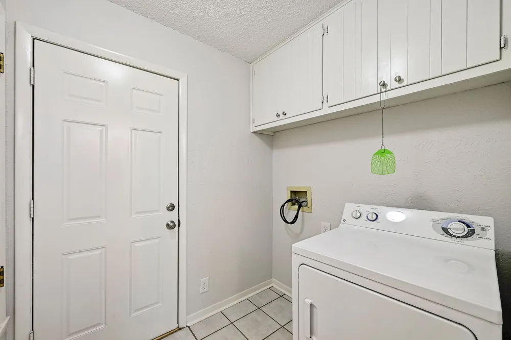 275 Mooring Circle #B Lakeway, TX 78734