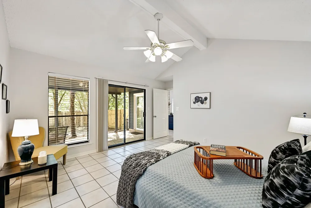 275 Mooring Circle #B Lakeway, TX 78734