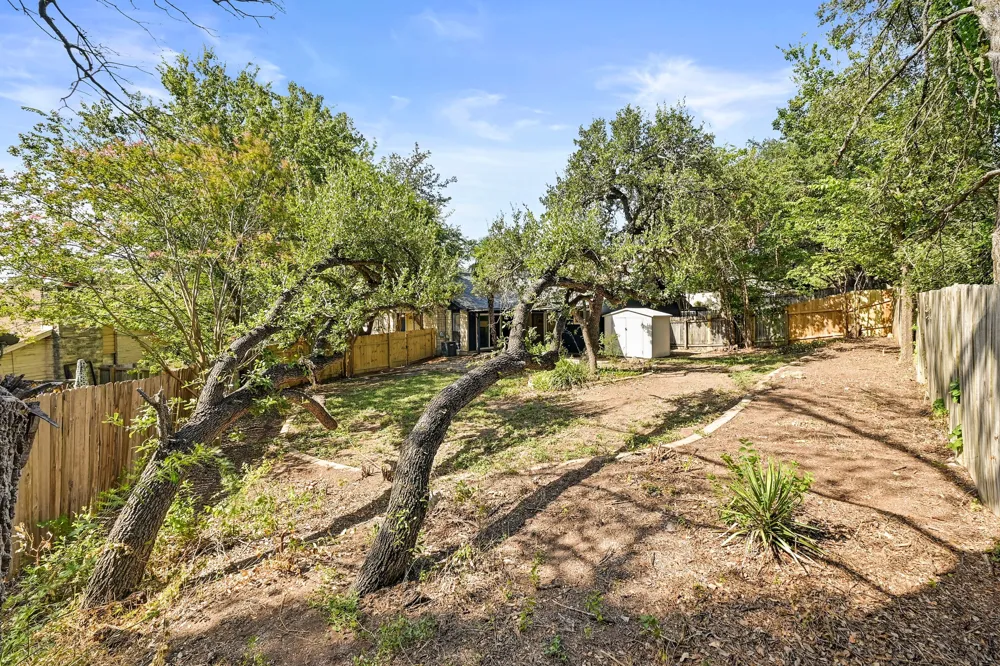 275 Mooring Circle #B Lakeway, TX 78734