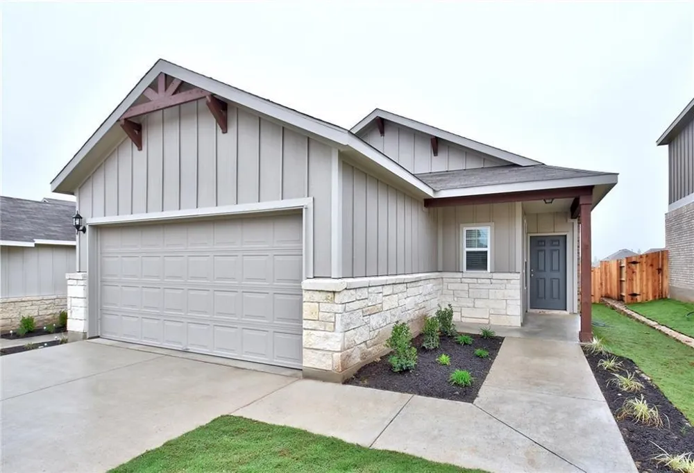 434 Eves Necklace Drive Buda, TX 78610