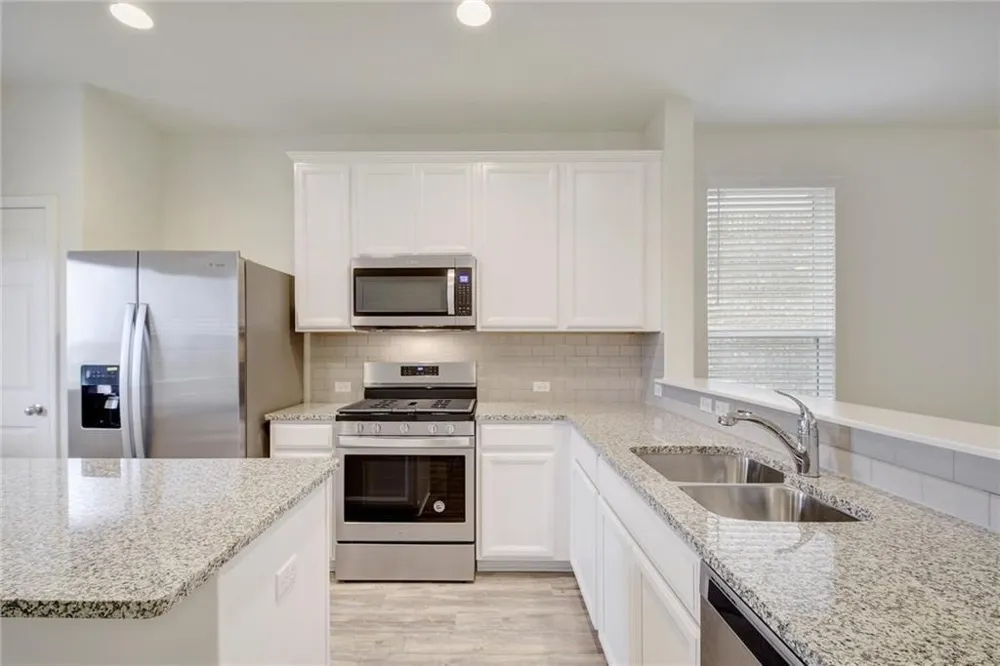 434 Eves Necklace Drive Buda, TX 78610