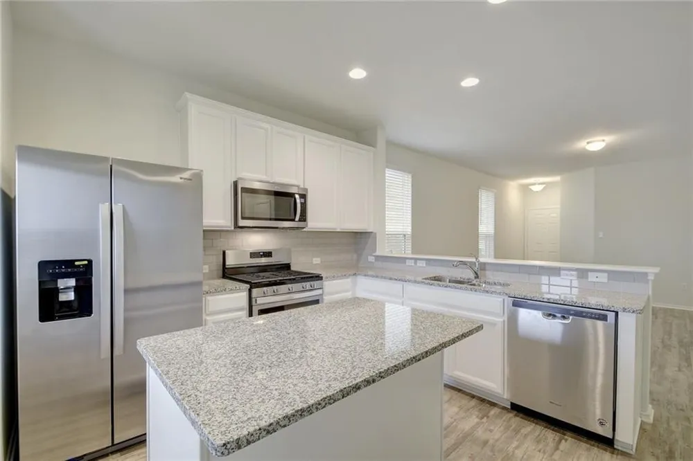 434 Eves Necklace Drive Buda, TX 78610