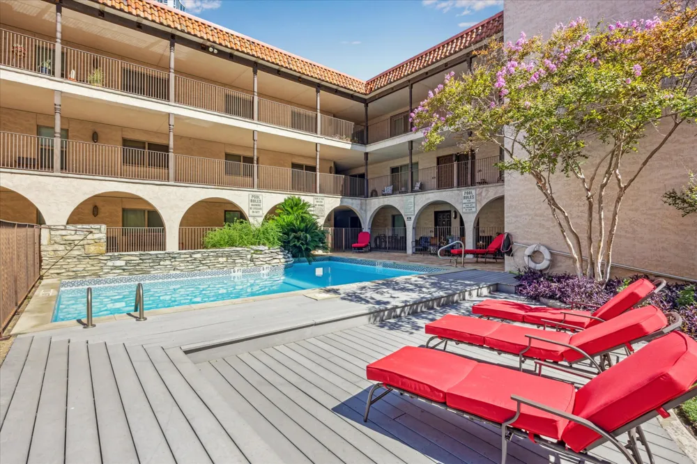 505 W 7th Street #105 Austin, TX 78701