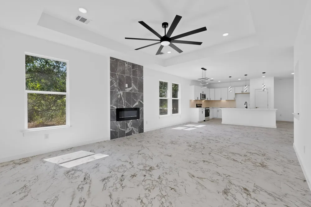 114 W Pauwela Lane Bastrop, TX 78602
