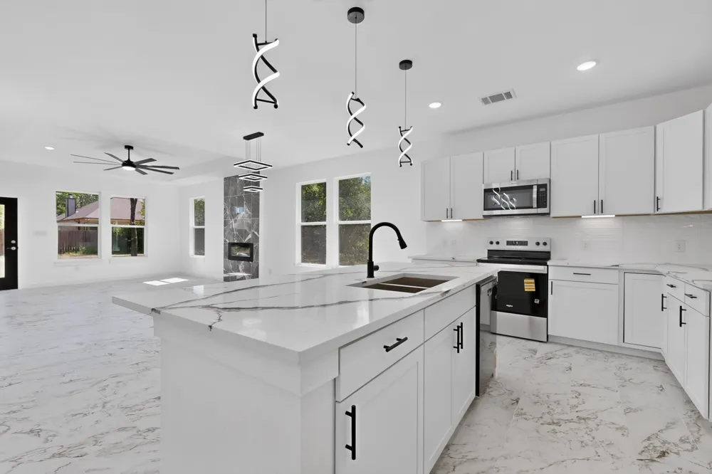 114 W Pauwela Lane Bastrop, TX 78602