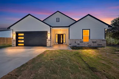 114 W Pauwela Lane