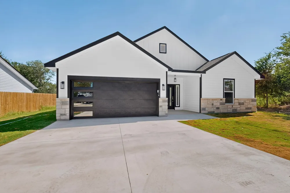 114 W Pauwela Lane Bastrop, TX 78602