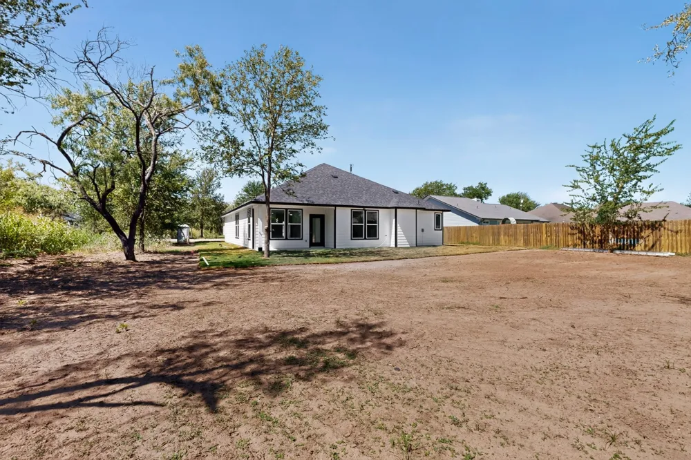 114 W Pauwela Lane Bastrop, TX 78602