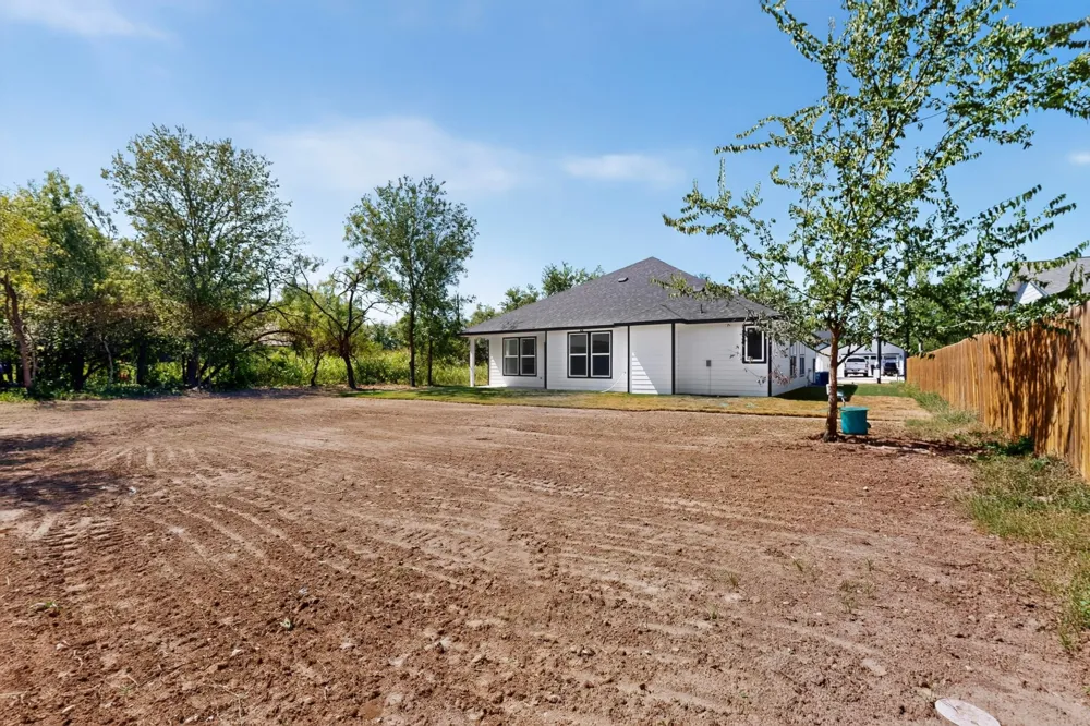 114 W Pauwela Lane Bastrop, TX 78602