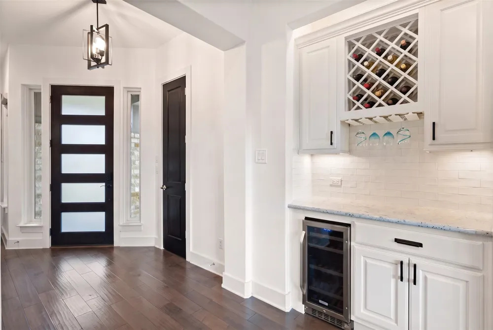 202 Marina View Way #8B Lakeway, TX 78734