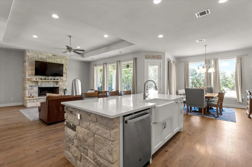 104 Draper Lane Bertram, TX 78605
