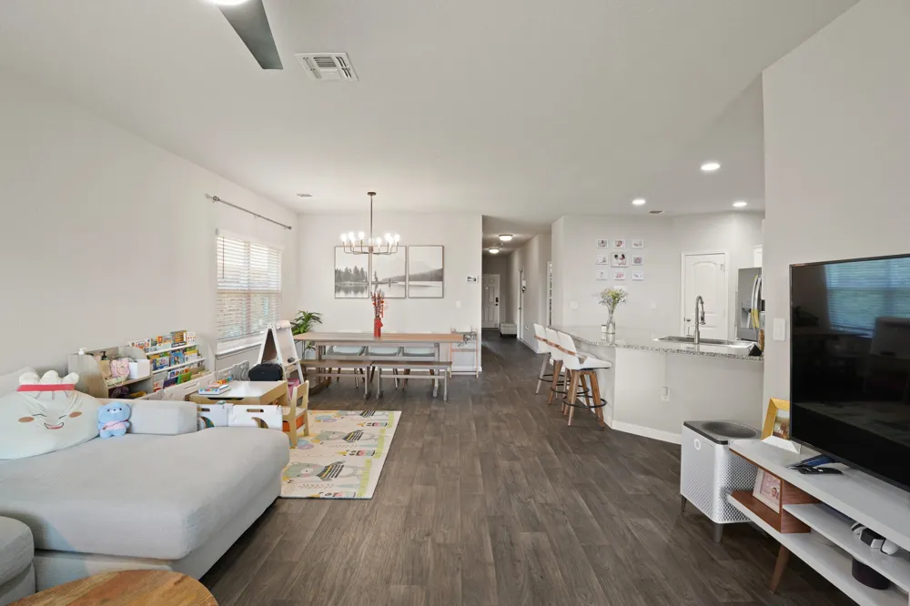 2217 Dickinson Terrace Austin, TX 78754