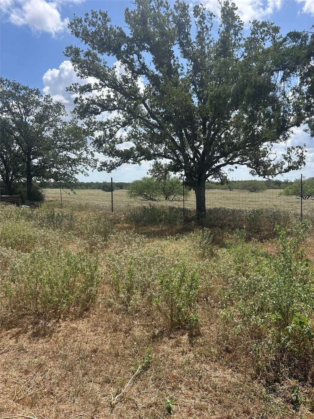 2238 Flash Circle Luling, TX 78648