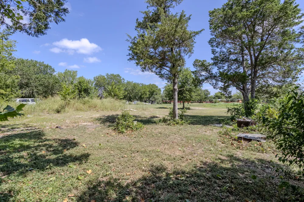 1238 Reata Drive Buda, TX 78610