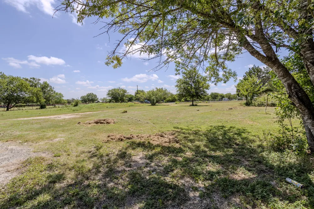 1238 Reata Drive Buda, TX 78610