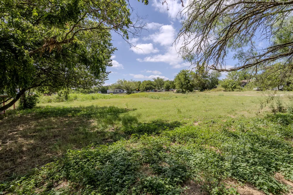 1238 Reata Drive Buda, TX 78610
