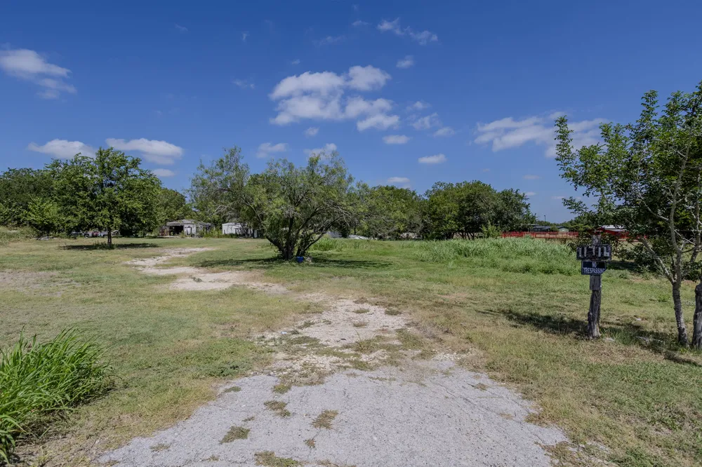 1238 Reata Drive Buda, TX 78610