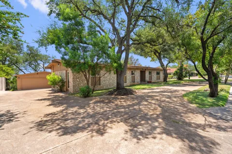 6501 Mesa Drive