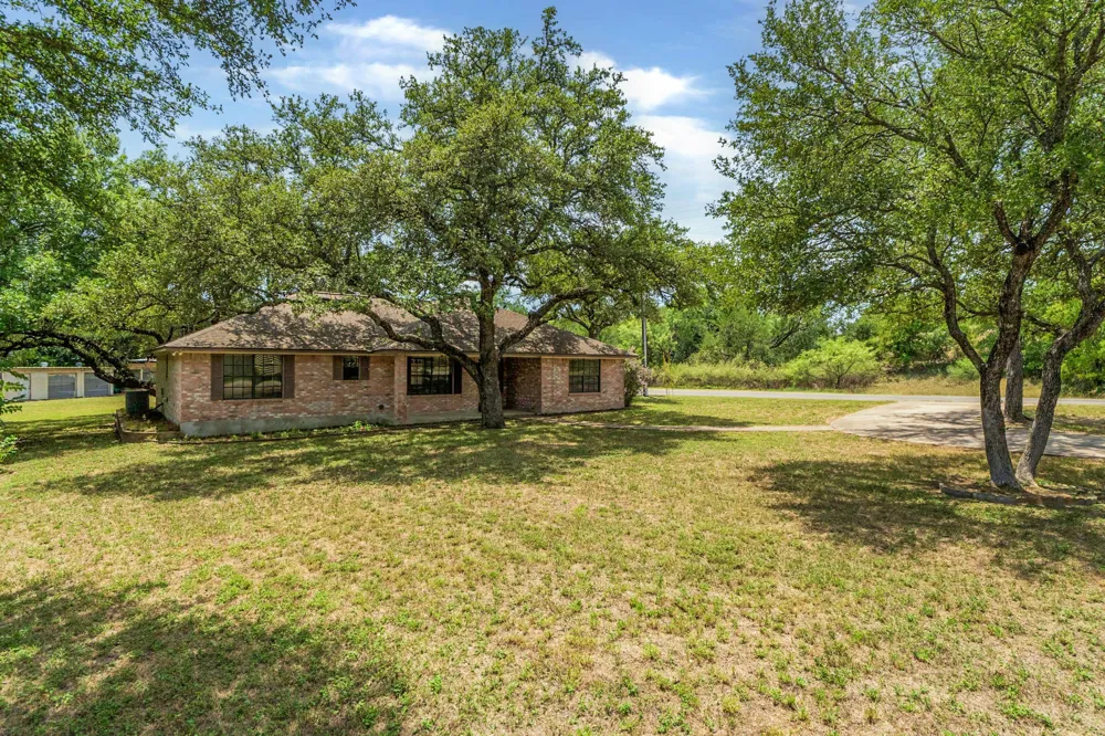 201 River Lake Drive Kingsland, TX 78639