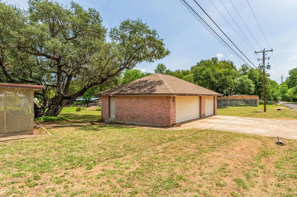201 River Lake Drive Kingsland, TX 78639