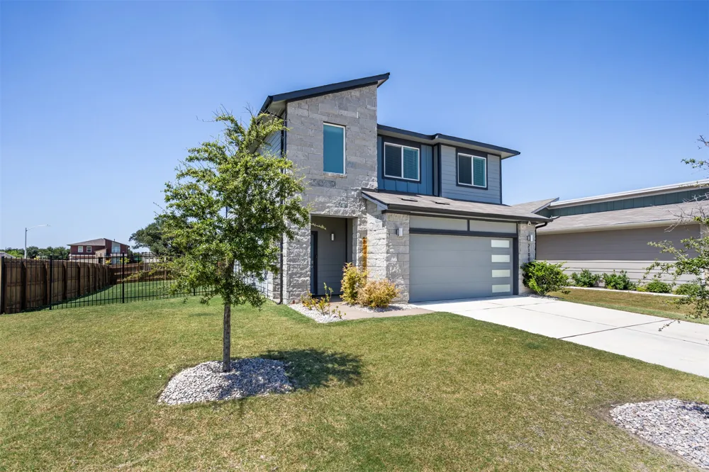 2100 Tucker Lane Austin, TX 78754