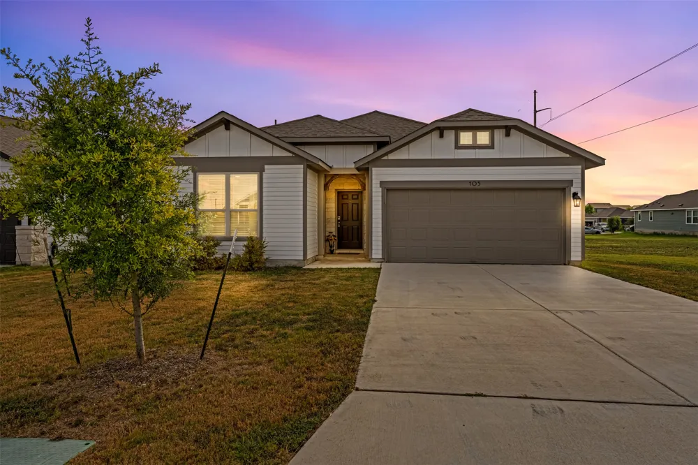 105 Kellys Heroes Way Jarrell, TX 76537