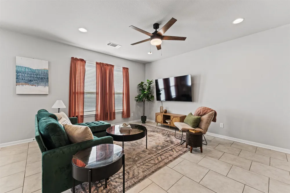105 Kellys Heroes Way Jarrell, TX 76537