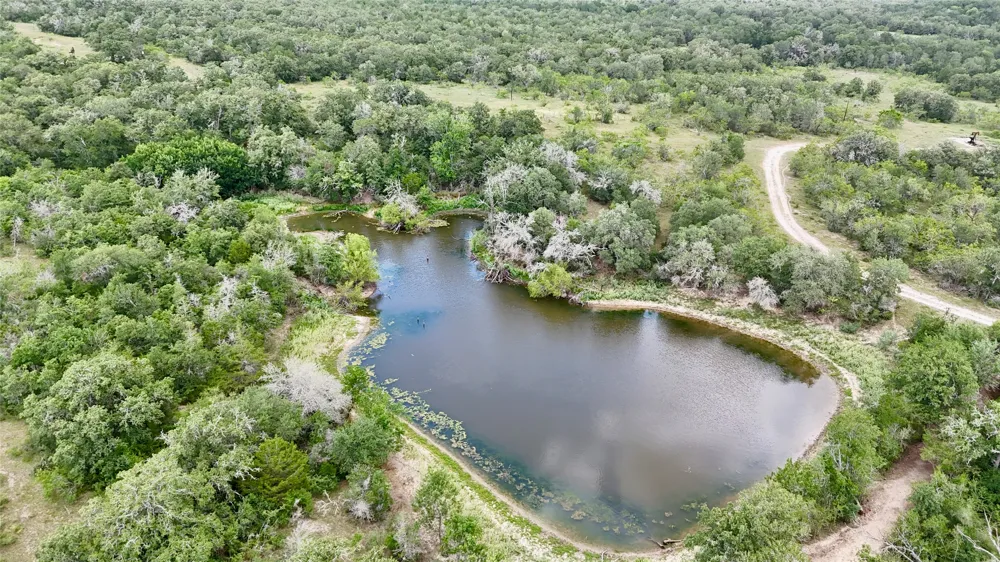 CR 420 Waelder, TX 78959