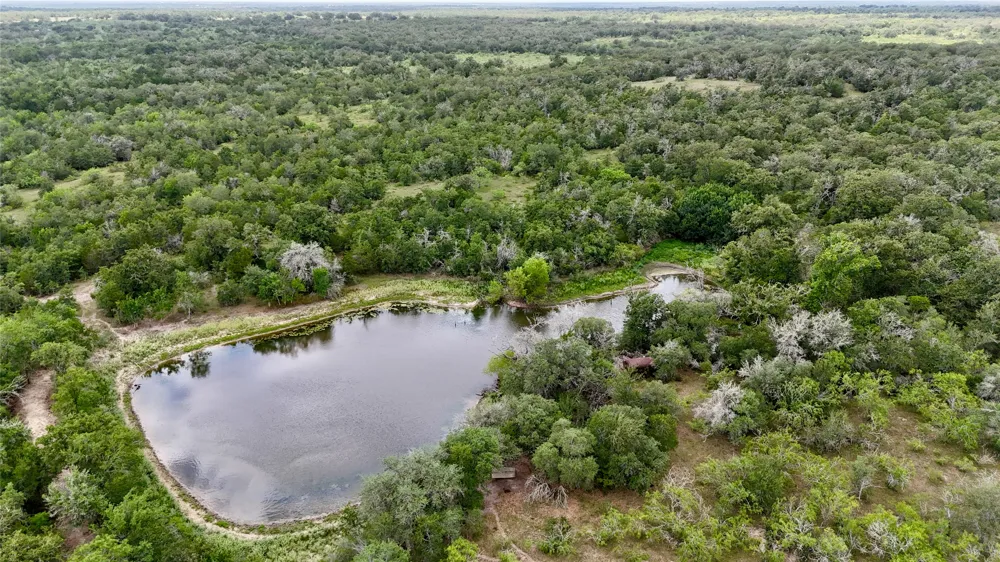 CR 420 Waelder, TX 78959