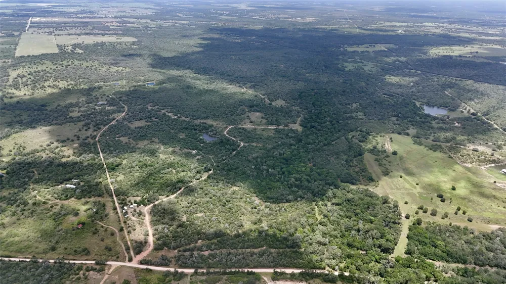 CR 420 Waelder, TX 78959