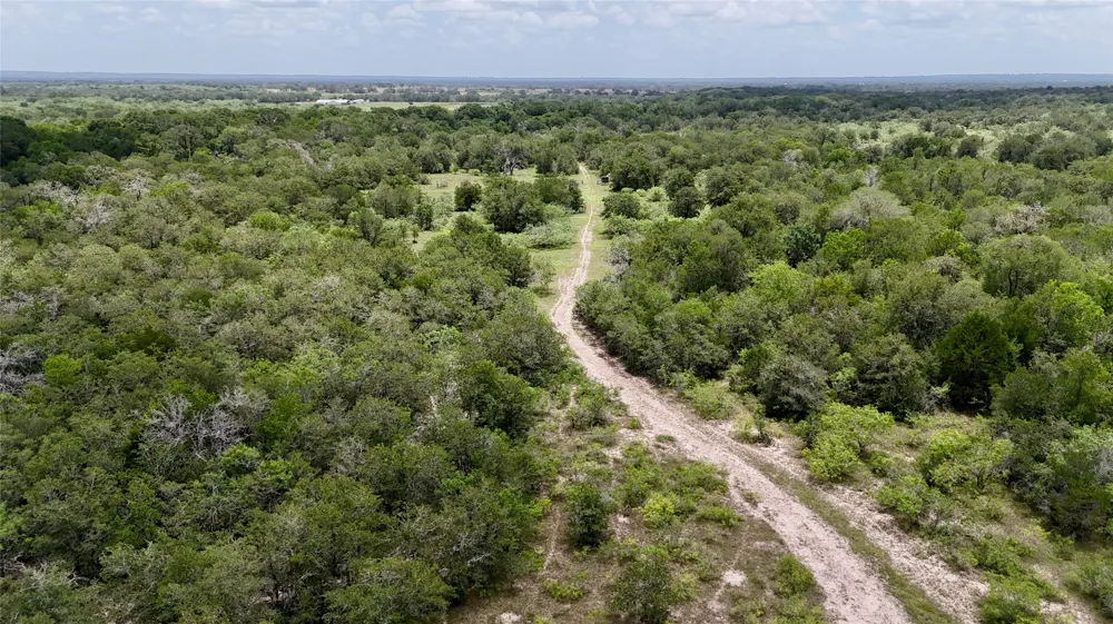 CR 420 Waelder, TX 78959