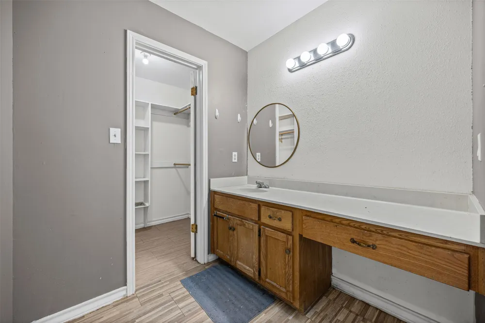 6843 S Lakewood Drive Georgetown, TX 78633