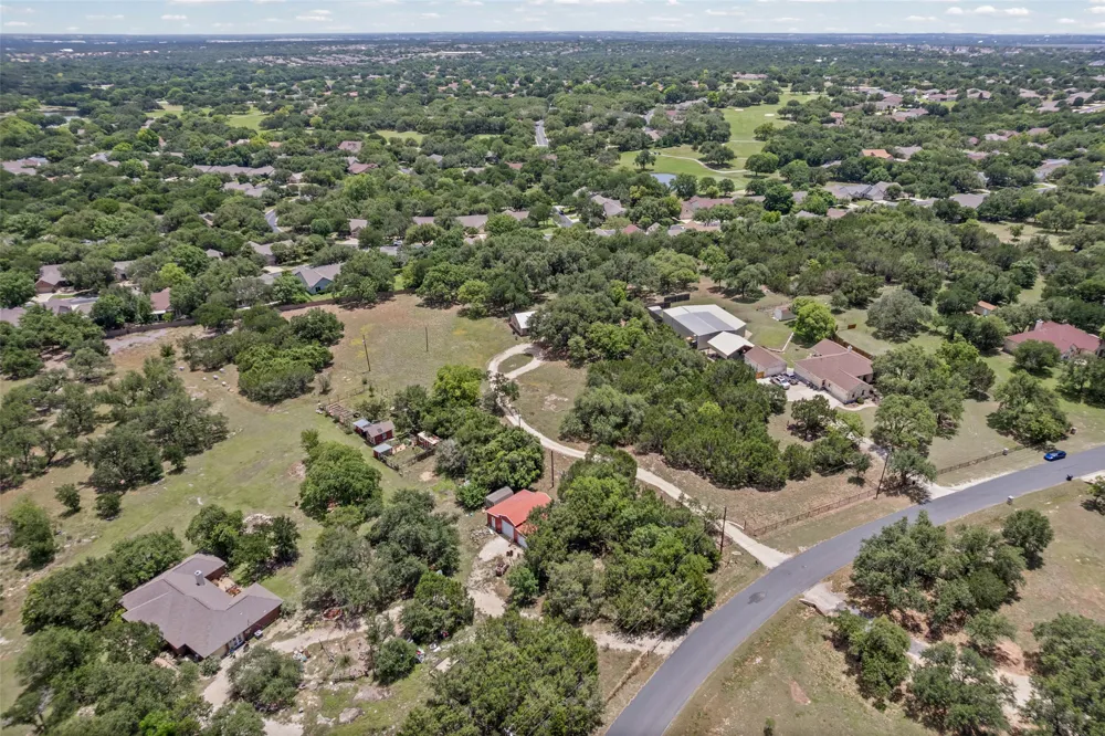 6843 S Lakewood Drive Georgetown, TX 78633