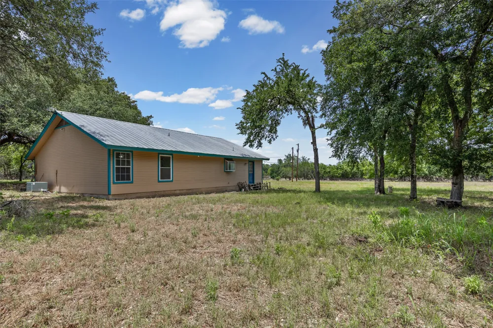 6843 S Lakewood Drive Georgetown, TX 78633