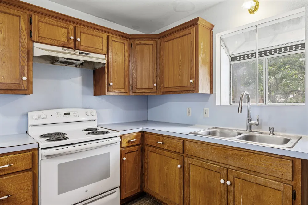 6843 S Lakewood Drive Georgetown, TX 78633