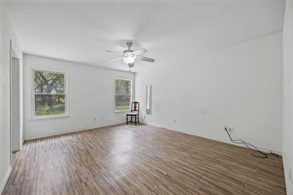 6843 S Lakewood Drive Georgetown, TX 78633