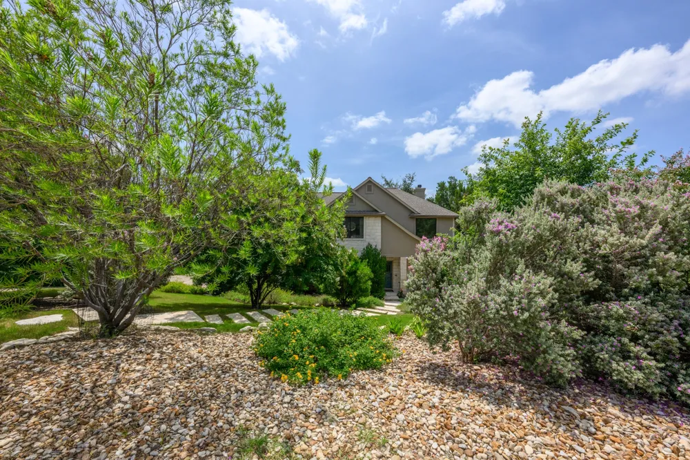 412 Eagle Lakeway, TX 78734