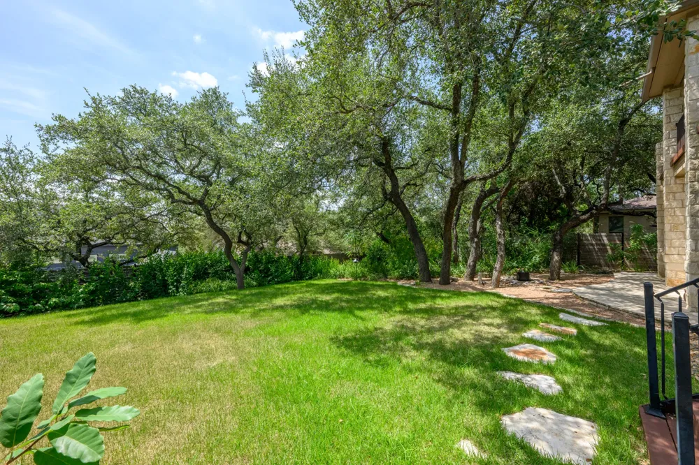 412 Eagle Lakeway, TX 78734