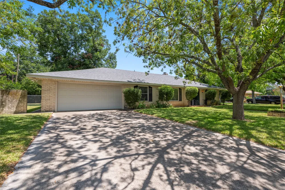 12 W Killen Lane Temple, TX 76501