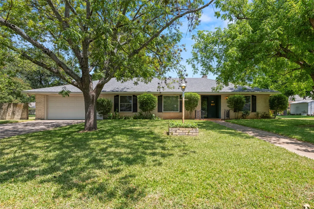 12 W Killen Lane Temple, TX 76501