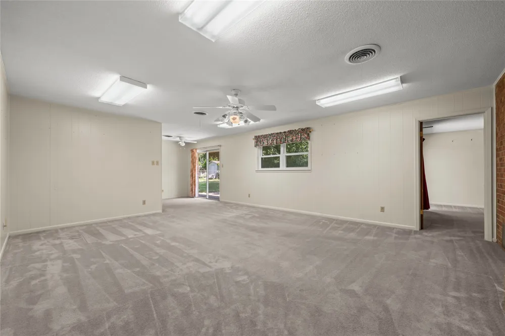 12 W Killen Lane Temple, TX 76501