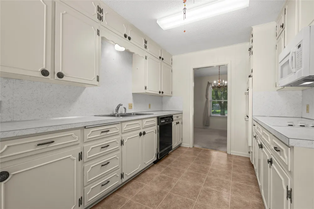 12 W Killen Lane Temple, TX 76501