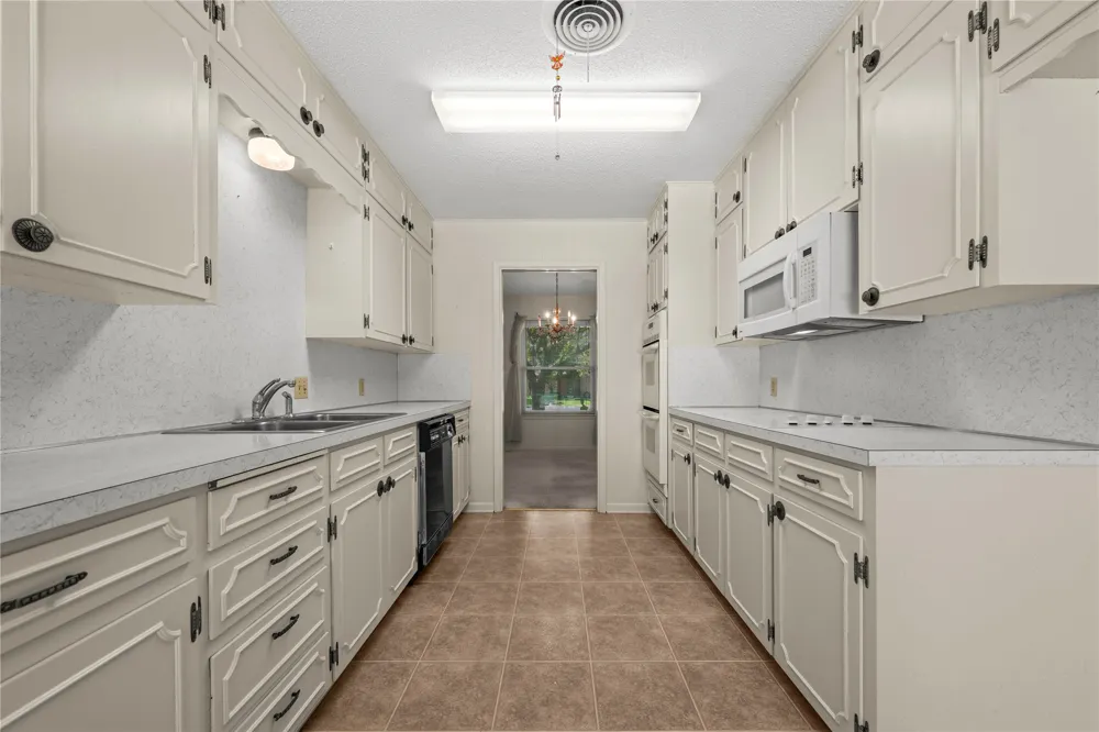 12 W Killen Lane Temple, TX 76501