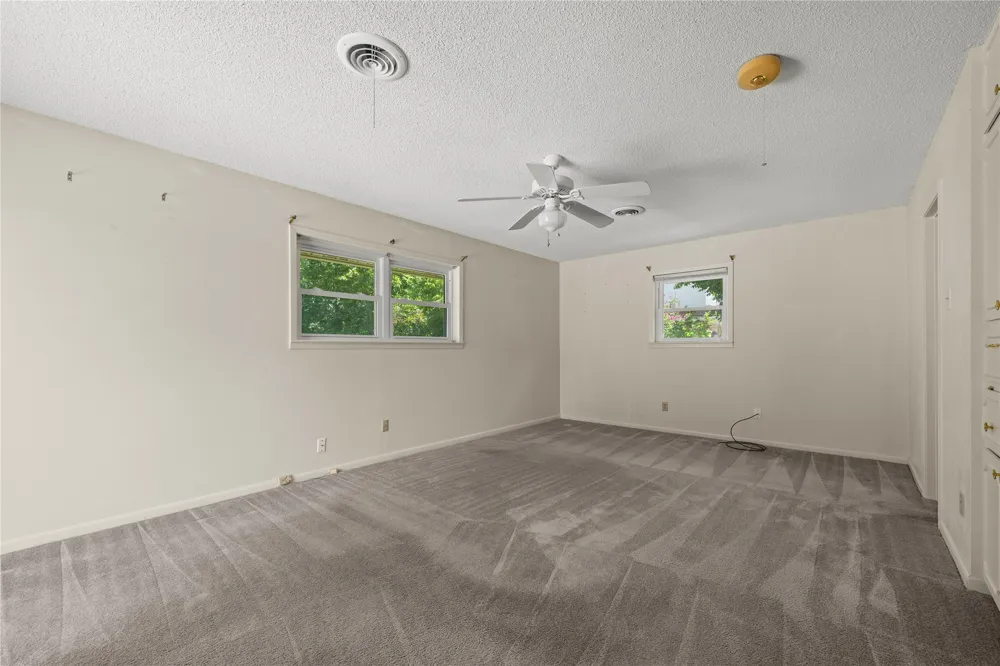 12 W Killen Lane Temple, TX 76501