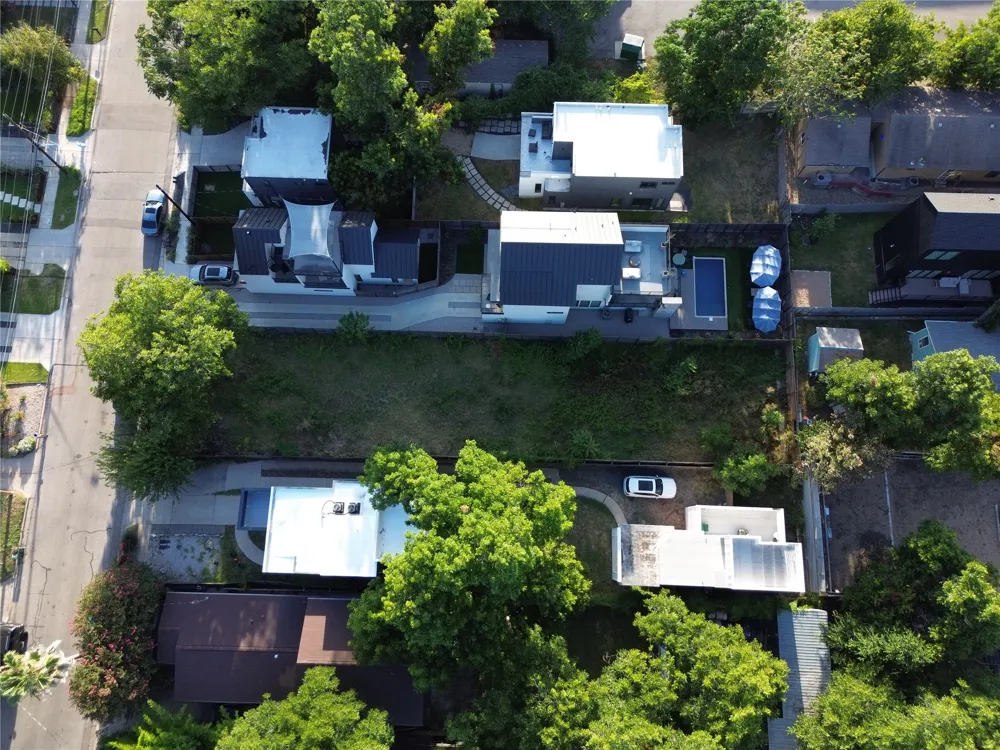 2512 E 4th Street Austin, TX 78702